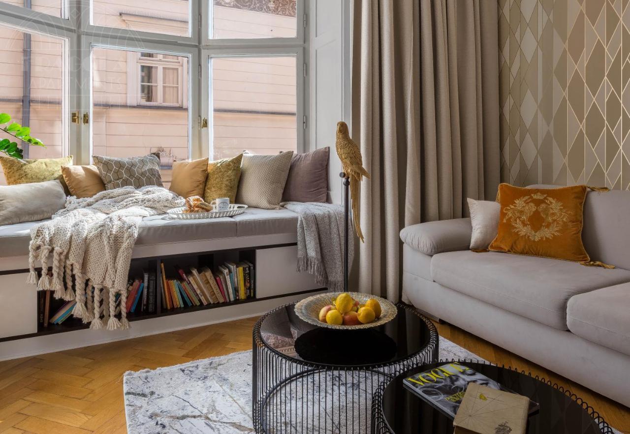 Feniks Fragola Apartments Main Square Krakow Luaran gambar
