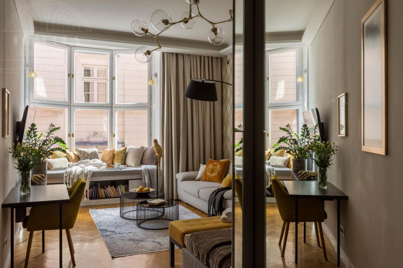 Feniks Fragola Apartments Main Square Krakow Luaran gambar