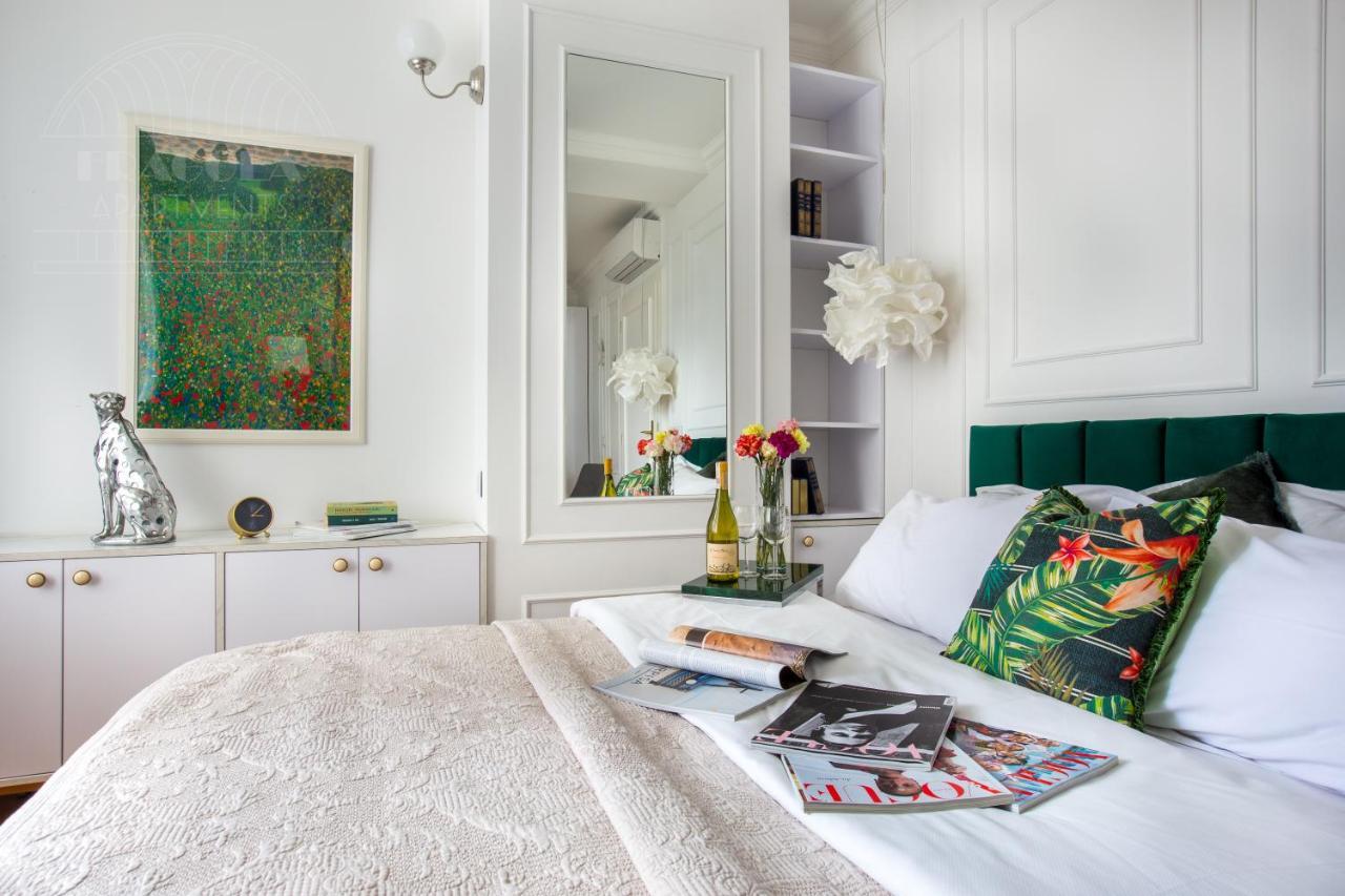 Feniks Fragola Apartments Main Square Krakow Luaran gambar
