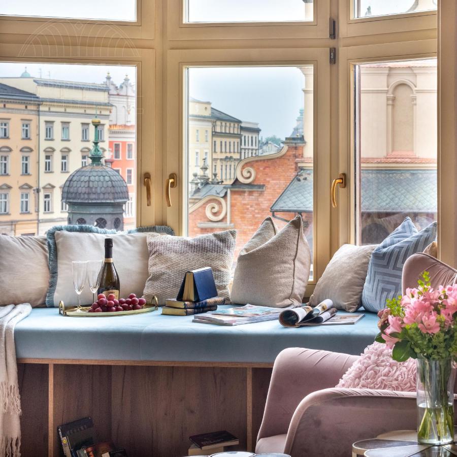 Feniks Fragola Apartments Main Square Krakow Luaran gambar