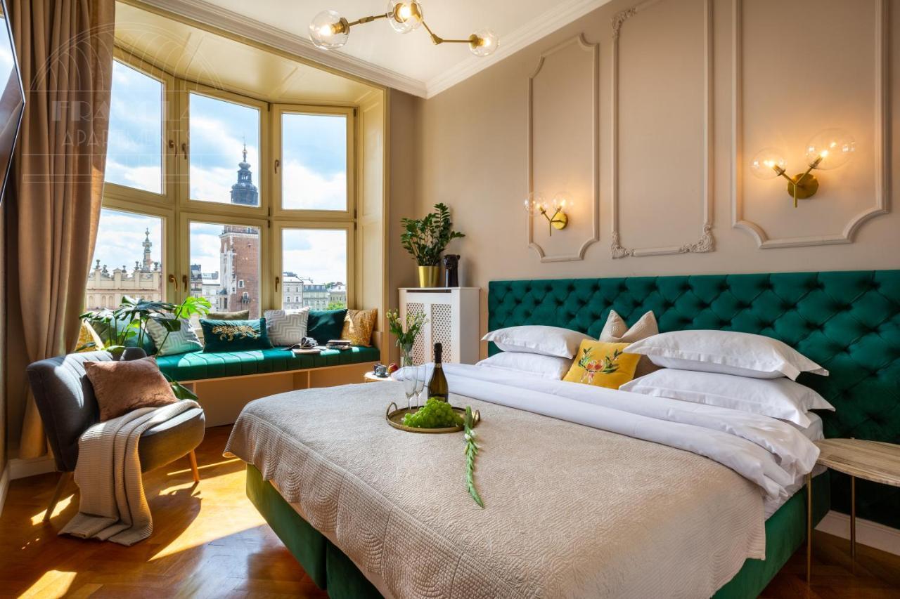 Feniks Fragola Apartments Main Square Krakow Luaran gambar
