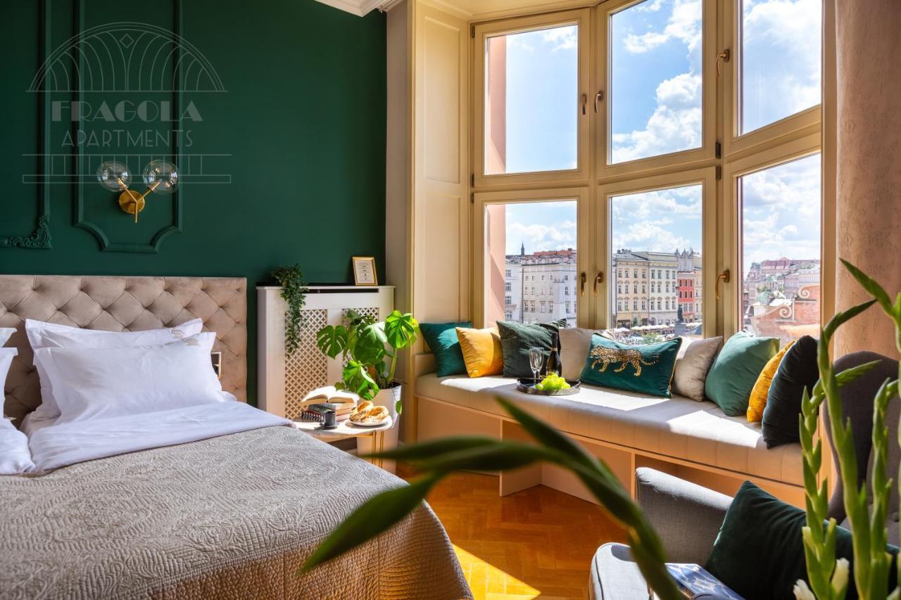 Feniks Fragola Apartments Main Square Krakow Luaran gambar