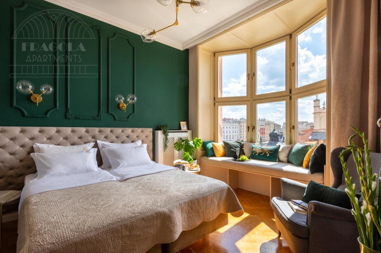Feniks Fragola Apartments Main Square Krakow Luaran gambar