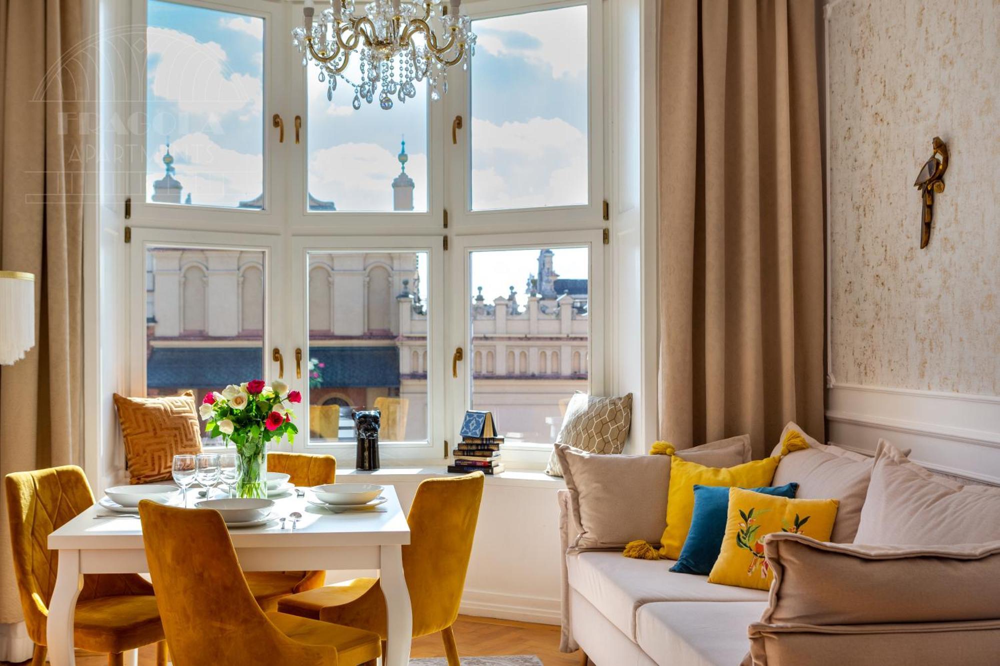 Feniks Fragola Apartments Main Square Krakow Luaran gambar