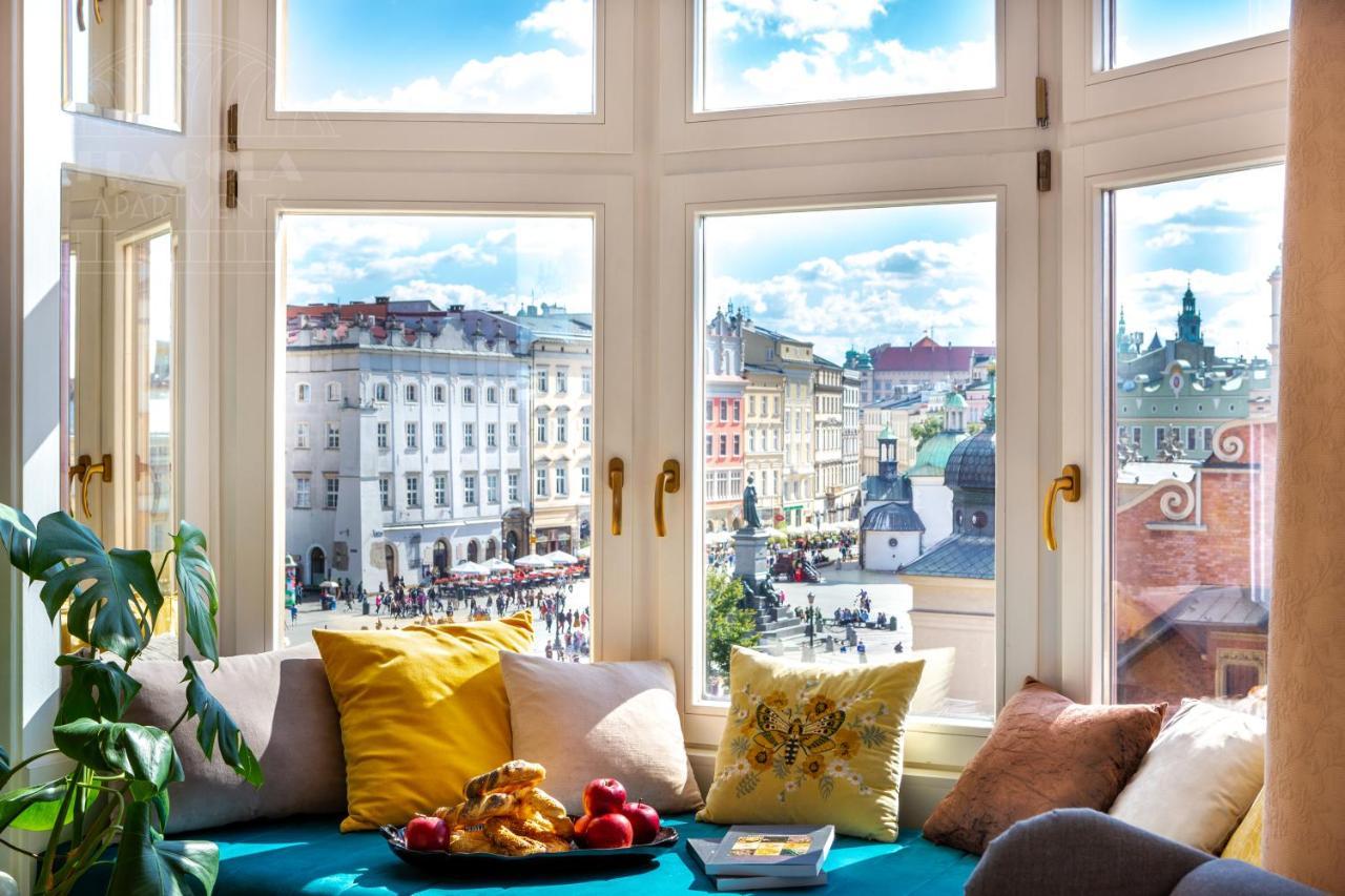 Feniks Fragola Apartments Main Square Krakow Luaran gambar