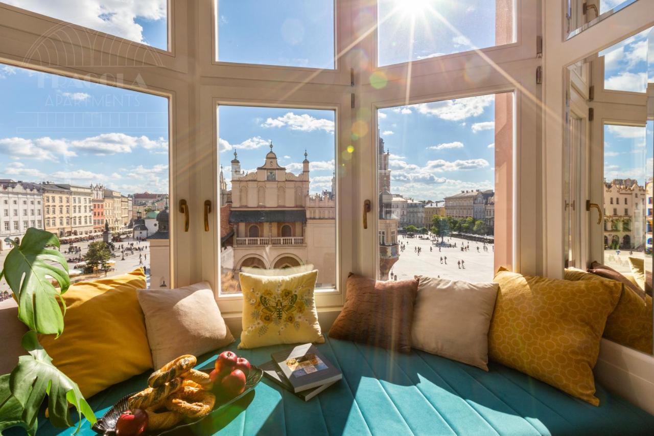 Feniks Fragola Apartments Main Square Krakow Luaran gambar