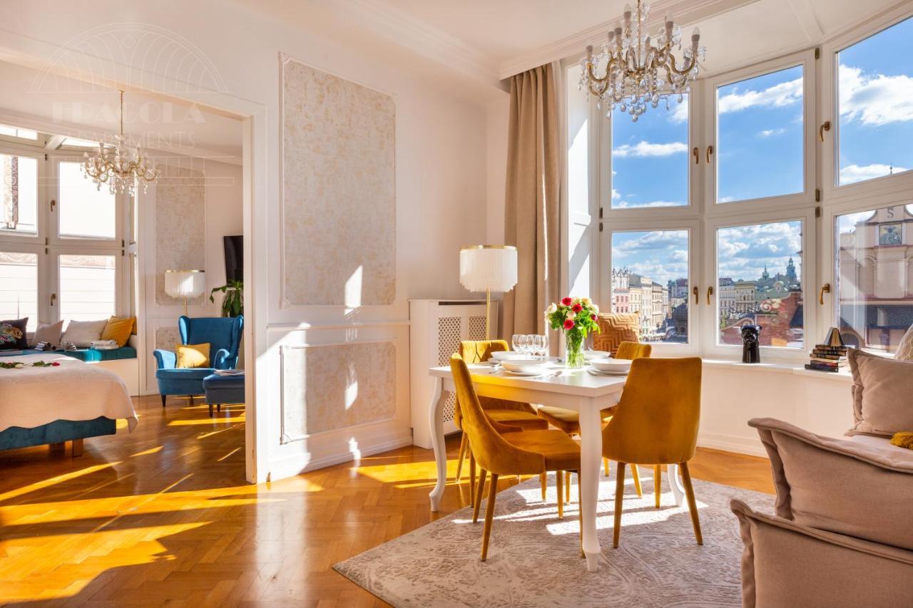 Feniks Fragola Apartments Main Square Krakow Luaran gambar
