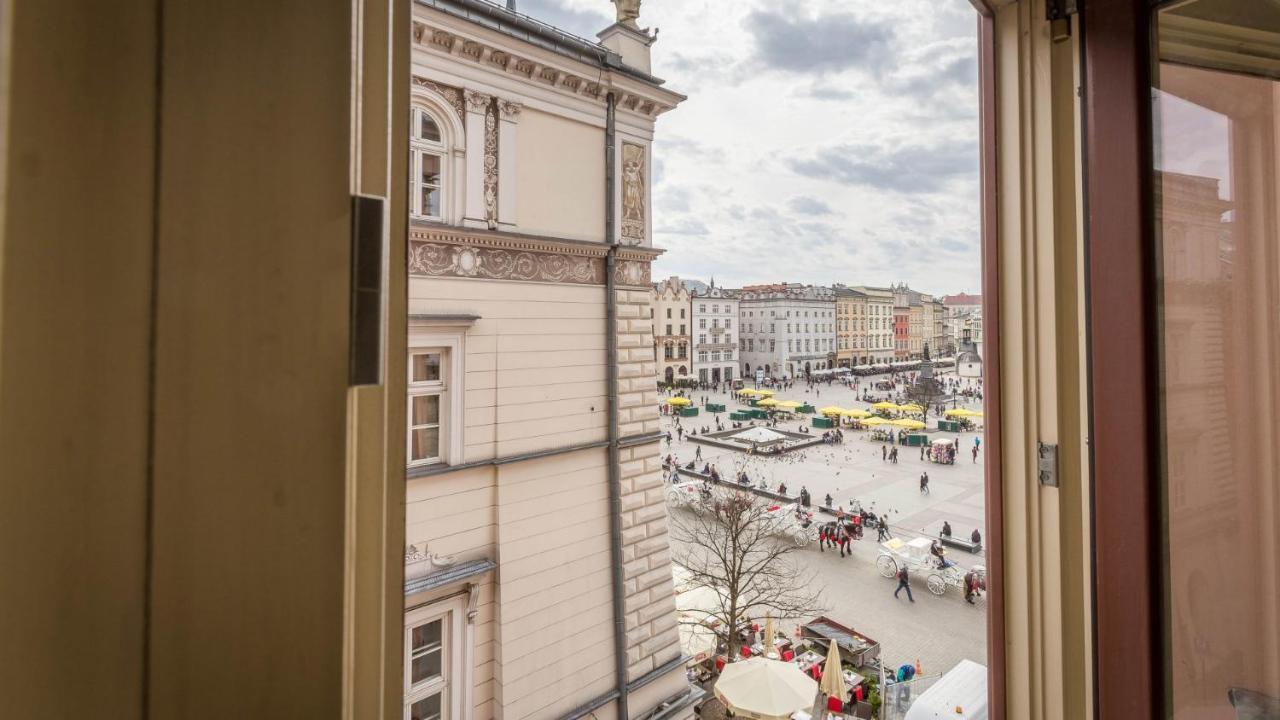 Feniks Fragola Apartments Main Square Krakow Luaran gambar