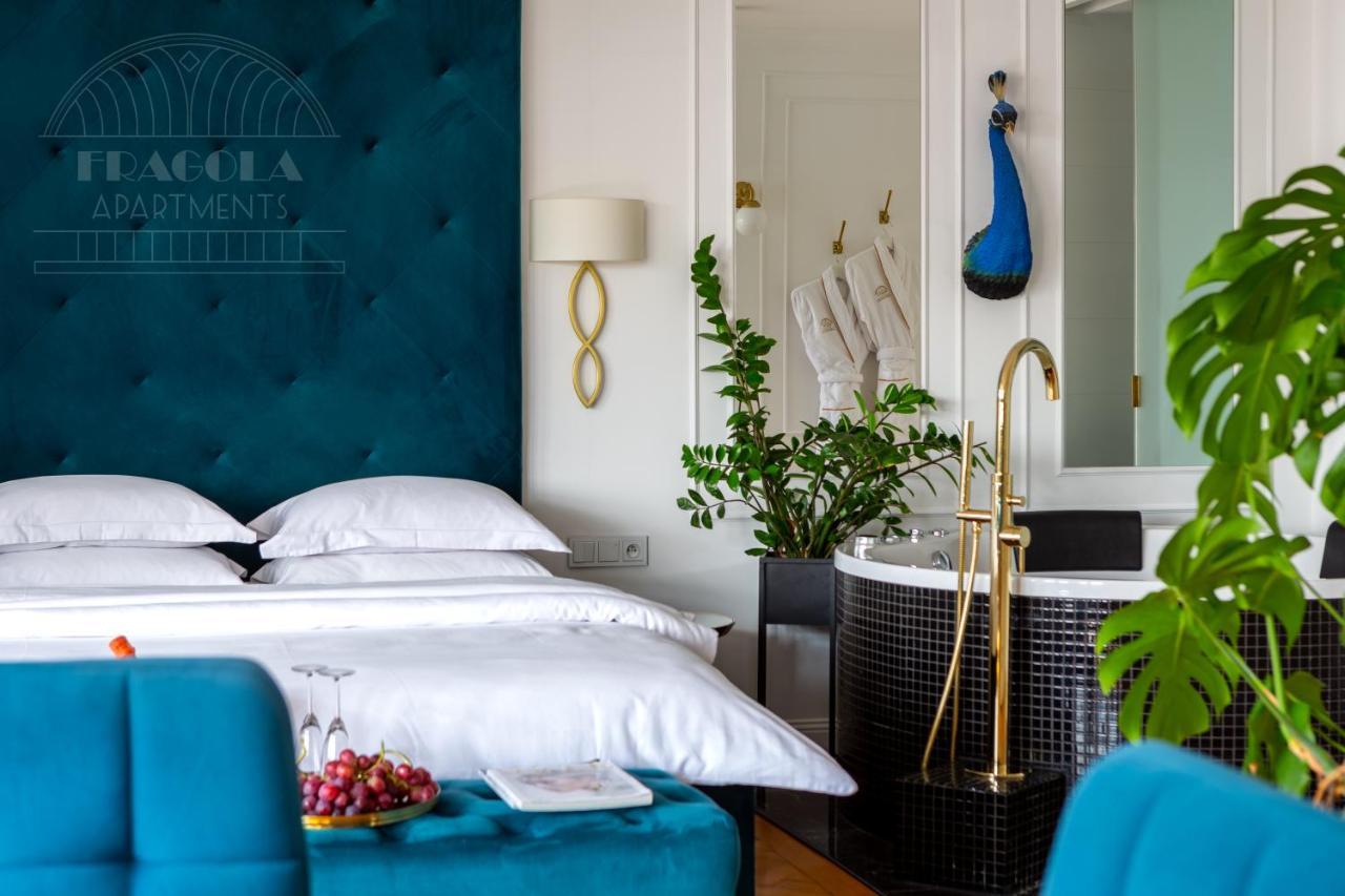 Feniks Fragola Apartments Main Square Krakow Luaran gambar