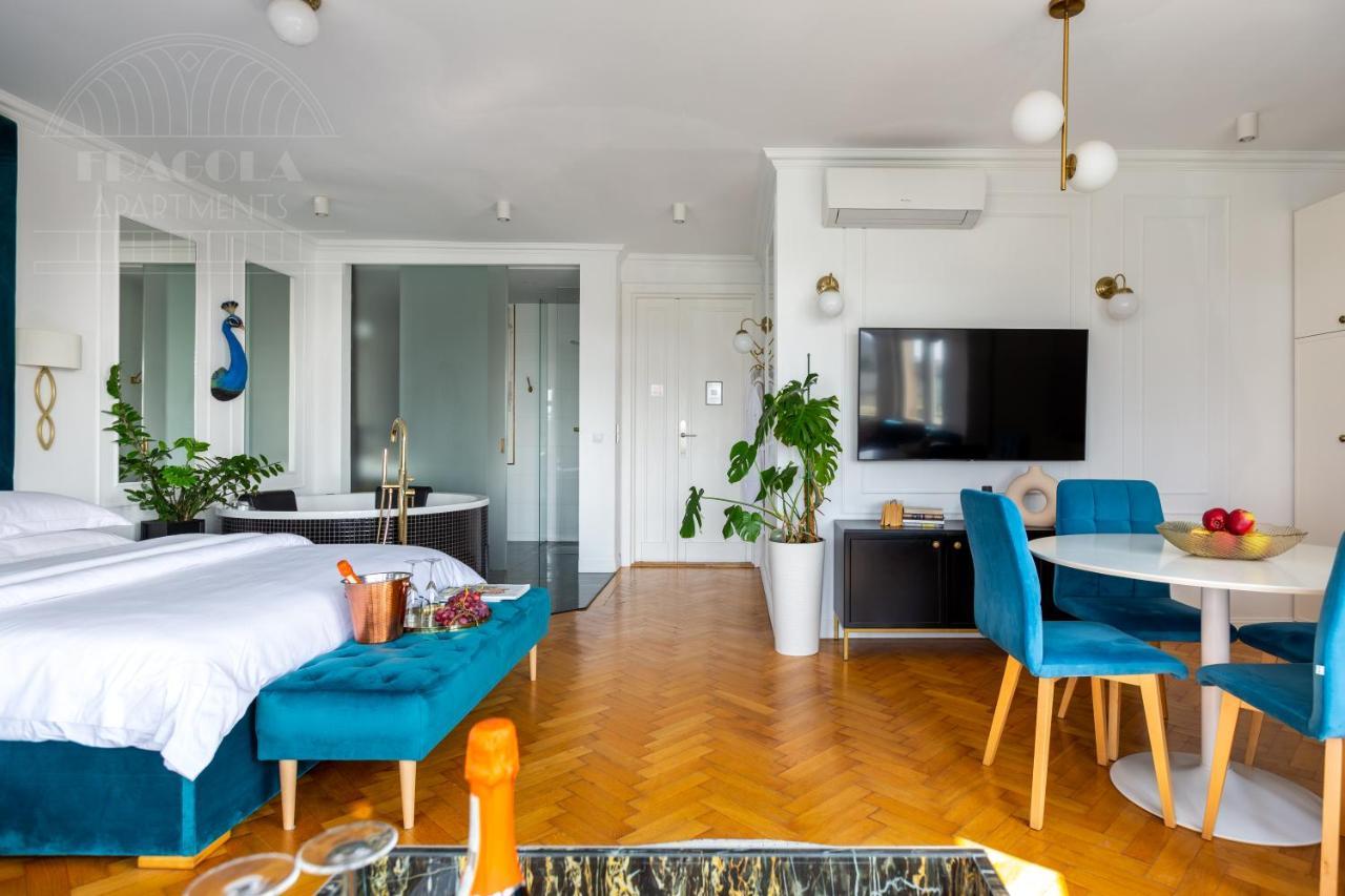 Feniks Fragola Apartments Main Square Krakow Luaran gambar