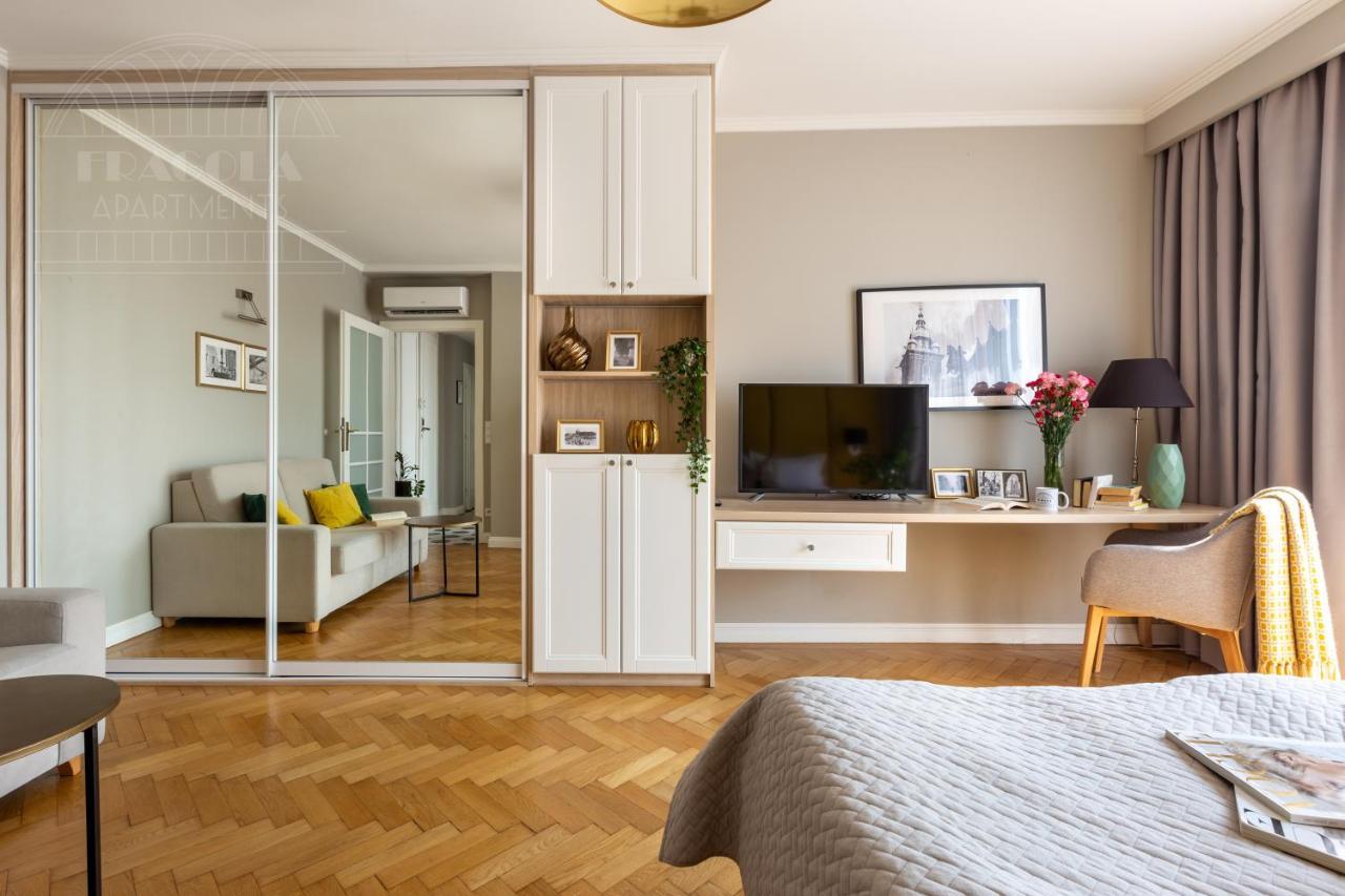 Feniks Fragola Apartments Main Square Krakow Luaran gambar