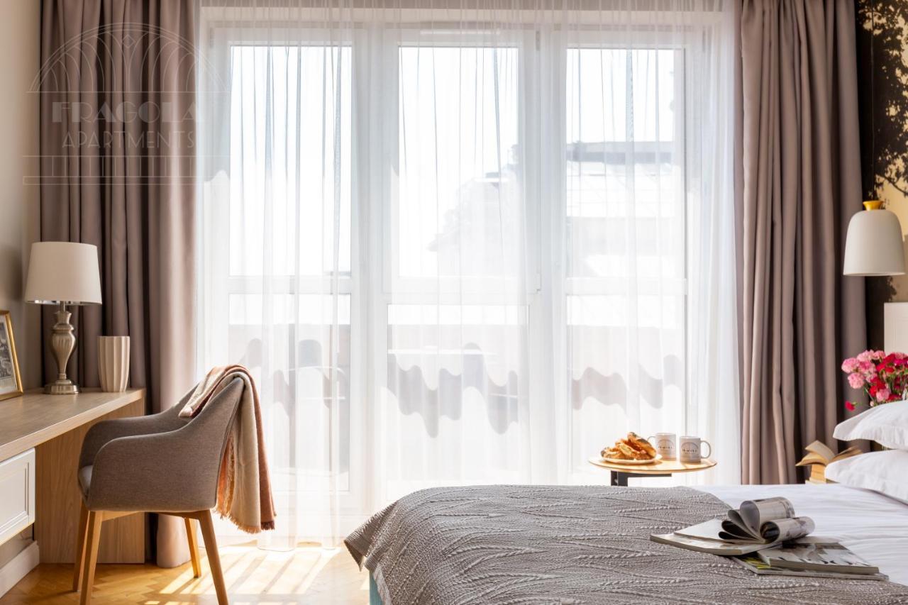 Feniks Fragola Apartments Main Square Krakow Luaran gambar