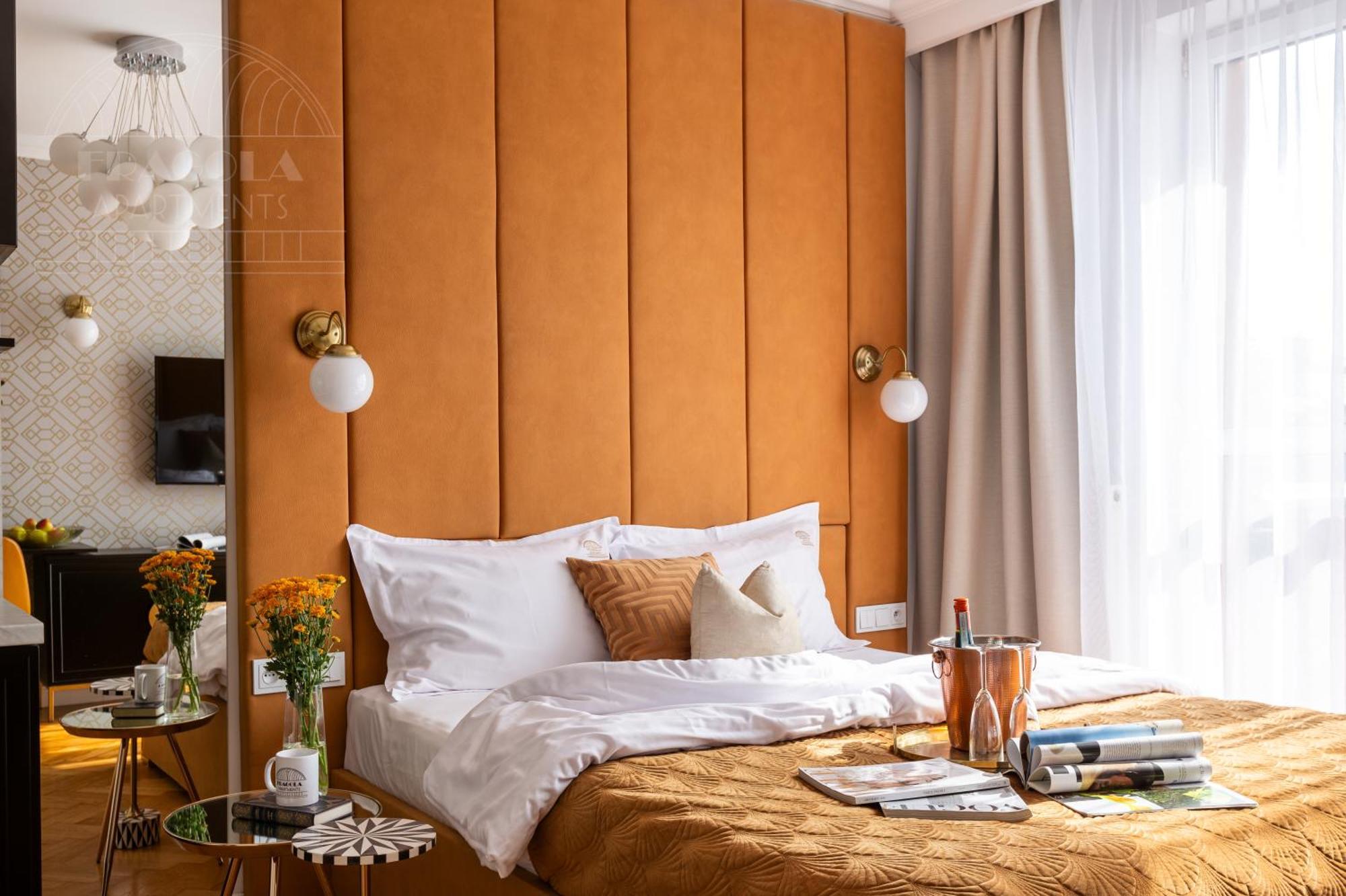 Feniks Fragola Apartments Main Square Krakow Luaran gambar