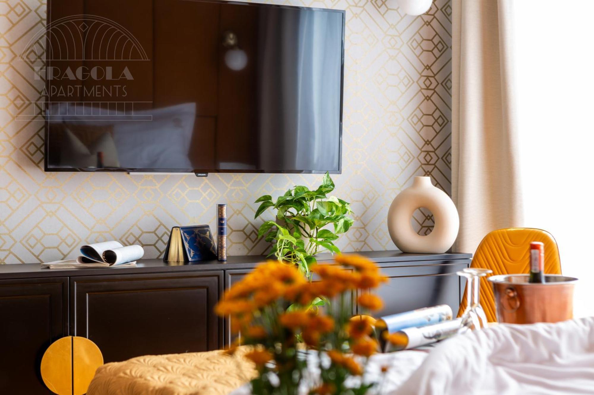 Feniks Fragola Apartments Main Square Krakow Luaran gambar